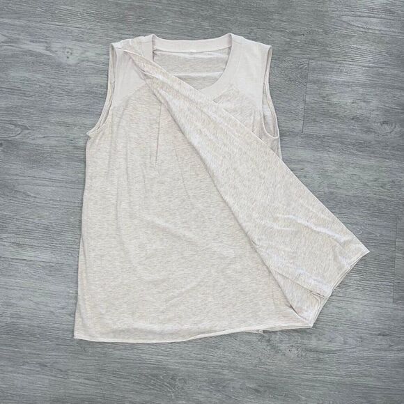 Lululemon Women’s 10 ? To Class Tee Heathered Dune Top Loose Shirt Yoga Workout - Picture 2 of 9